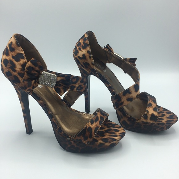 Pazzle Cheetah Print Satin Bow Heels Size 7 - Picture 5 of 6